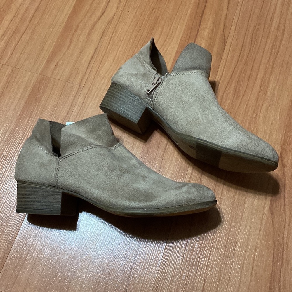 -✨New ✨American Eagle Suede ankle boots - Picture 6 of 8